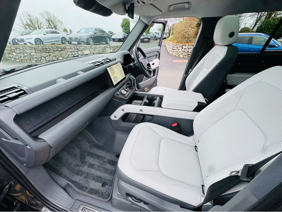 2025 Land Rover Defender P300e X-DYNAMIC SE URBAN SPEC PHEV AUTO €109,950