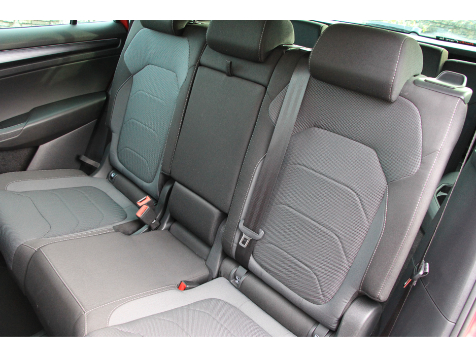 2018 Skoda Kodiaq DSG * Low KMs *Sunroof * 7 seats Huge spec €28,950