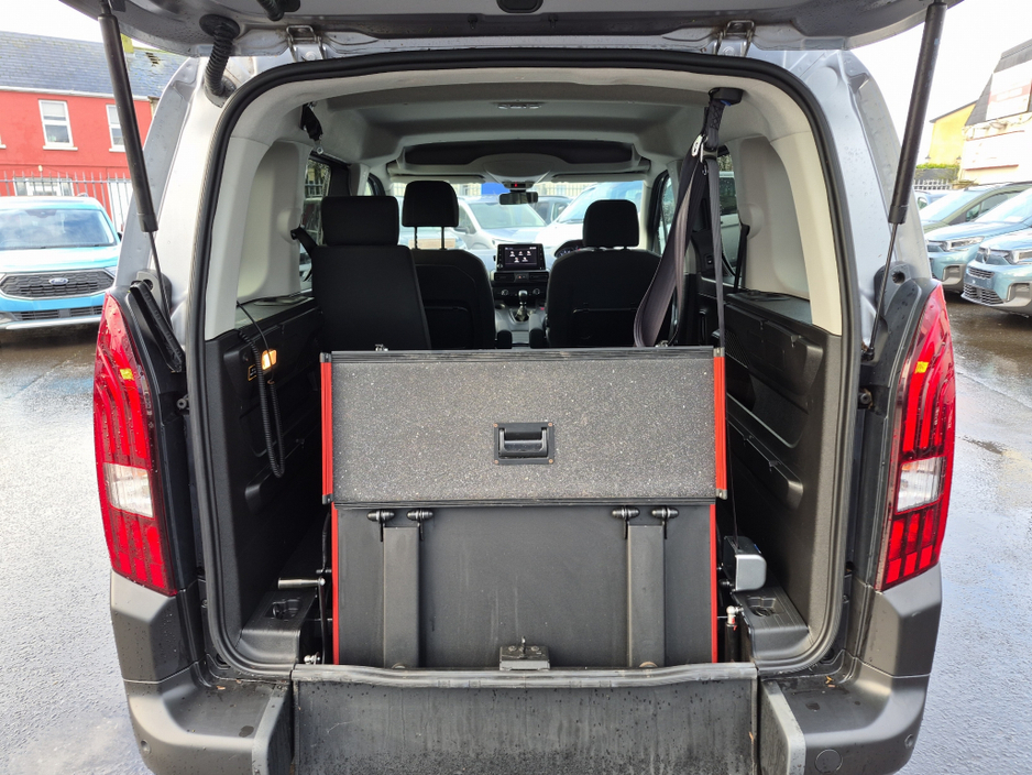 2024 Peugeot Rifter Allure Lowered Floor Wheelchair Access €24,995