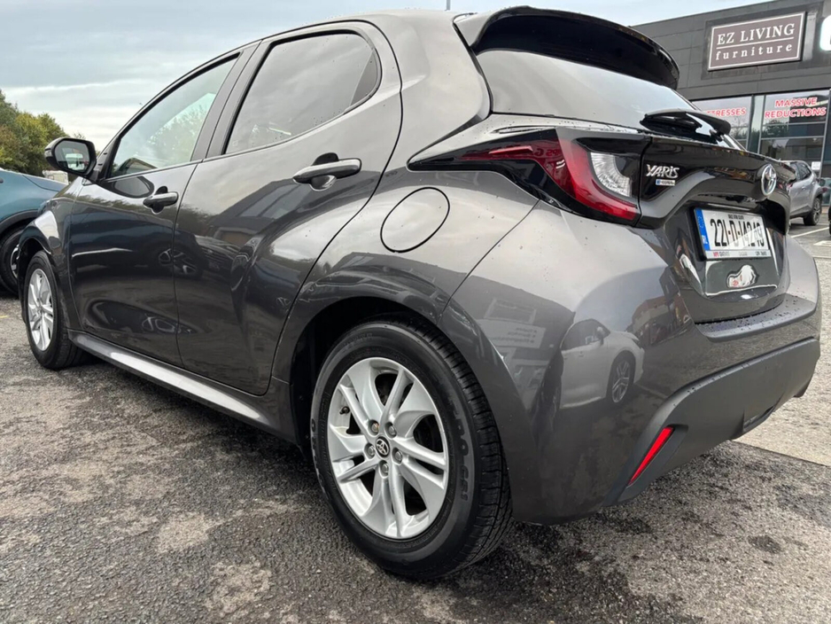 2022 Toyota Yaris 1.5 Hybrid 5Dr Luna €16,000