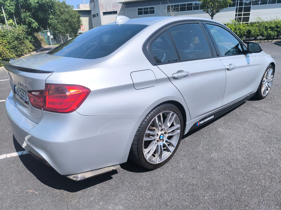 2012 BMW 3 Series  €8,999