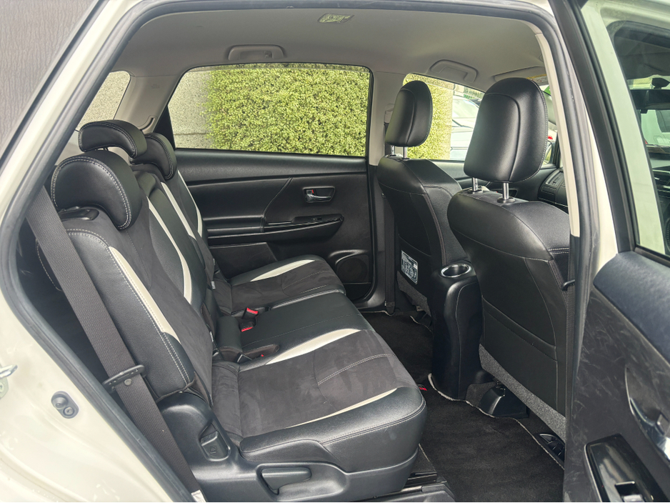 2018 Toyota Prius Alpha GR SPORT 7 SEATER AUTOMATIC HYBRID 1.8 PETROL //REVERSE CAMERA//KEYLESS ENTRY//HALF LEATHER GR SEATS// €23,950