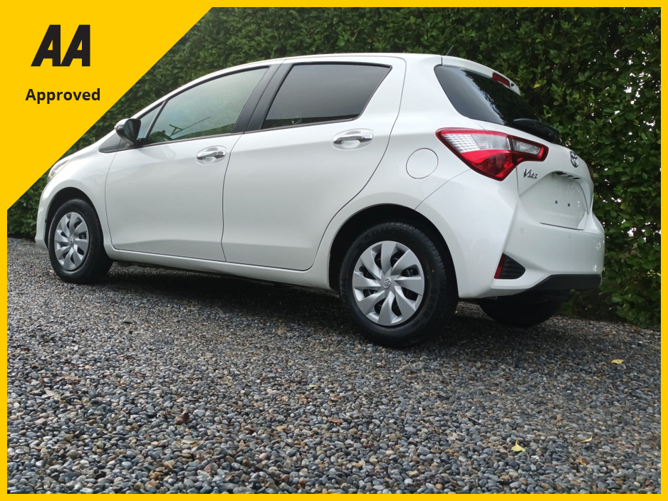 2019 Toyota Yaris 1.3 PETROL AUTOMATIC HIGH SPEC COMPREHENSIVE SERVICE HISTORY (8 STAMPS) LARGE TOUCH SCREEN MULTIMEDIA SYSTEM WITH APPLE CAR PLAY & ANDROID AUTO TOYOTA SAFETY SENSE JUST FULLY SERVICED 2 YEARS NCT €15,949