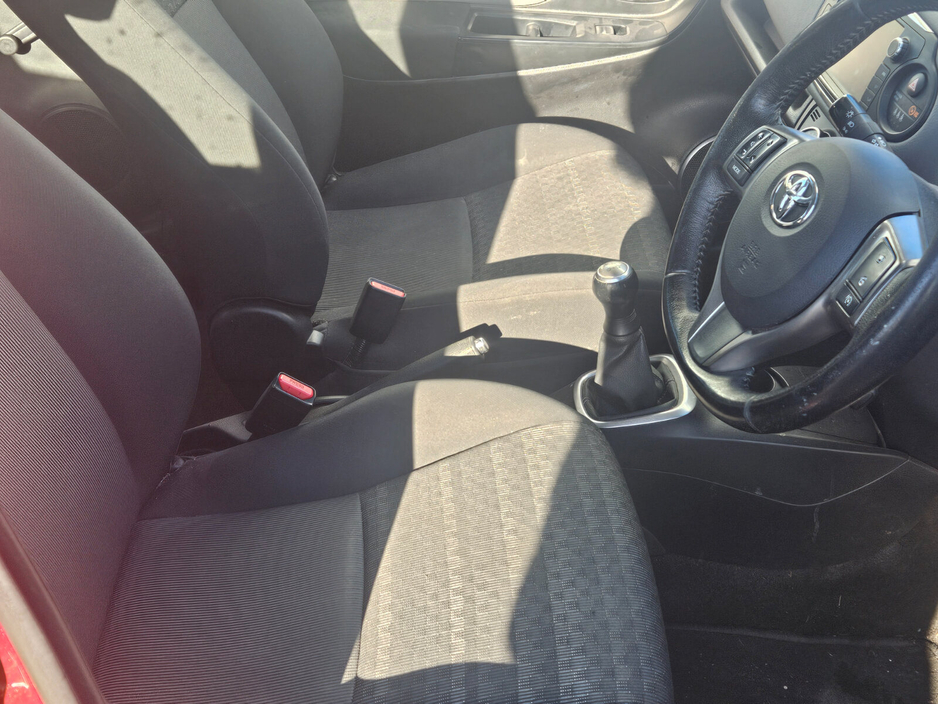 2017 Toyota Yaris 1.0 VVT-i 3Dr Luna €10,750