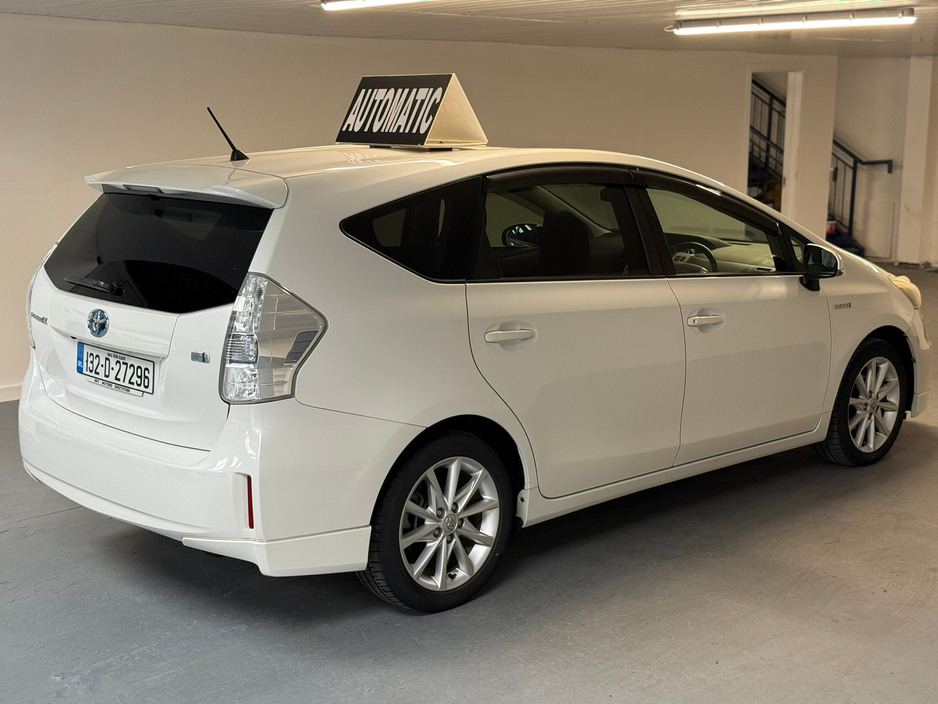 2013 Toyota Prius  €12,490