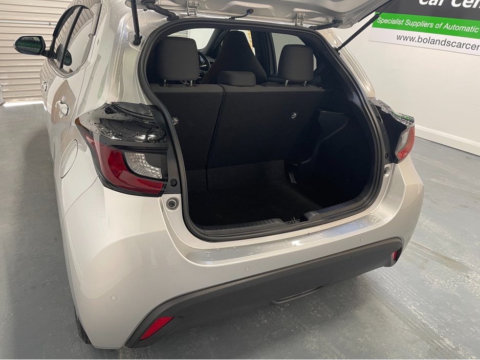 2020 Toyota Yaris (Low Kms) HYBRID 1.5 AUTOMATIC 5DR MODEL  www.bolandscarcentre.ie €15,900