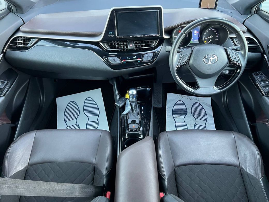 2017 Toyota C-HR MODELLISTA 1.8 HYBRID // 18" DIAMOND CUT ALLOYS // HEATED SEATS // REVERSE CAMERA €18,750