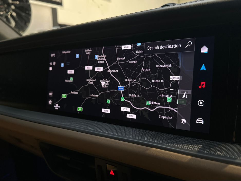 2024 Porsche Cayenne 3.0 V6 E-HYBRID MEGA  SPEC €109,950