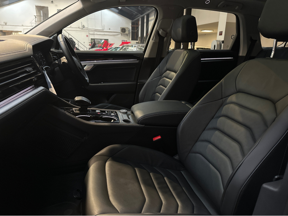 2024 Volkswagen Touareg 3.0 V6 TSIe  ELEGANCE 381PS €72,950