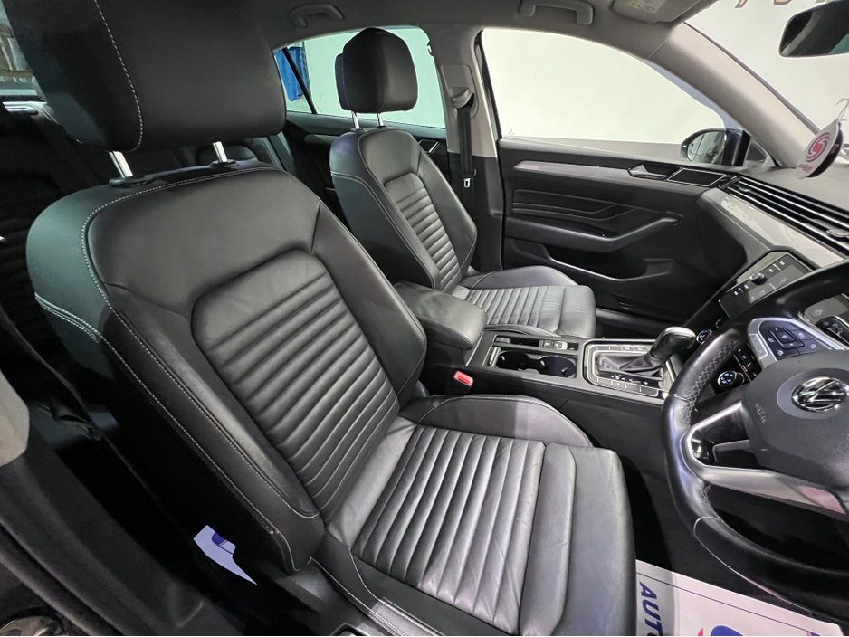 2020 Volkswagen Passat TDI SEL S-A 4DR AUTO €19,700