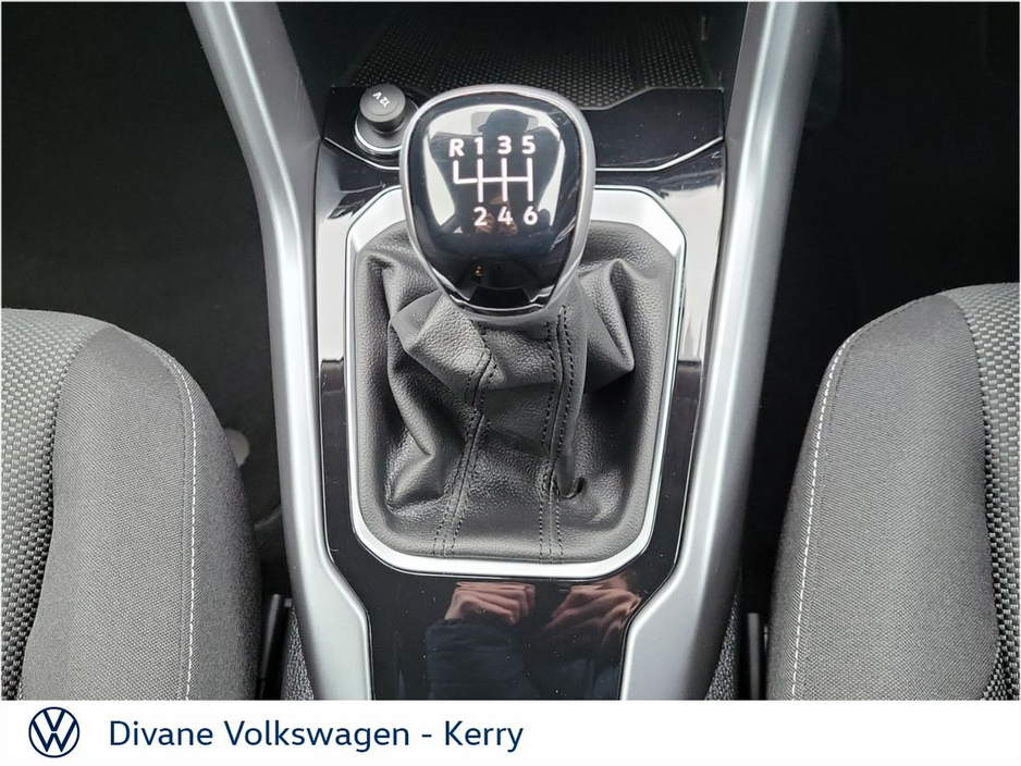 2024 Volkswagen T-Roc LIFE 2.0 TDI M6F 116 BHP €31,950