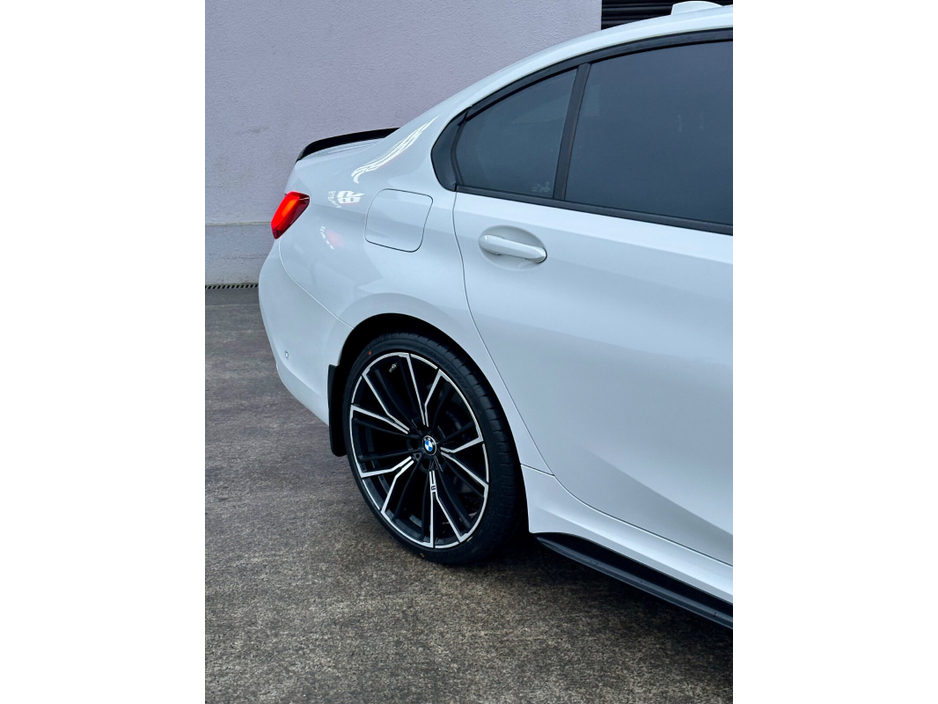 2022 BMW 3 Series  €32,995