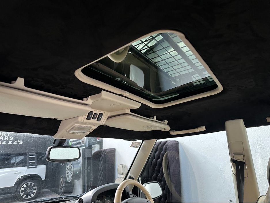 2004 Land Rover Discovery D2 TD5 HSE AUTO 7 SEATER €24,950