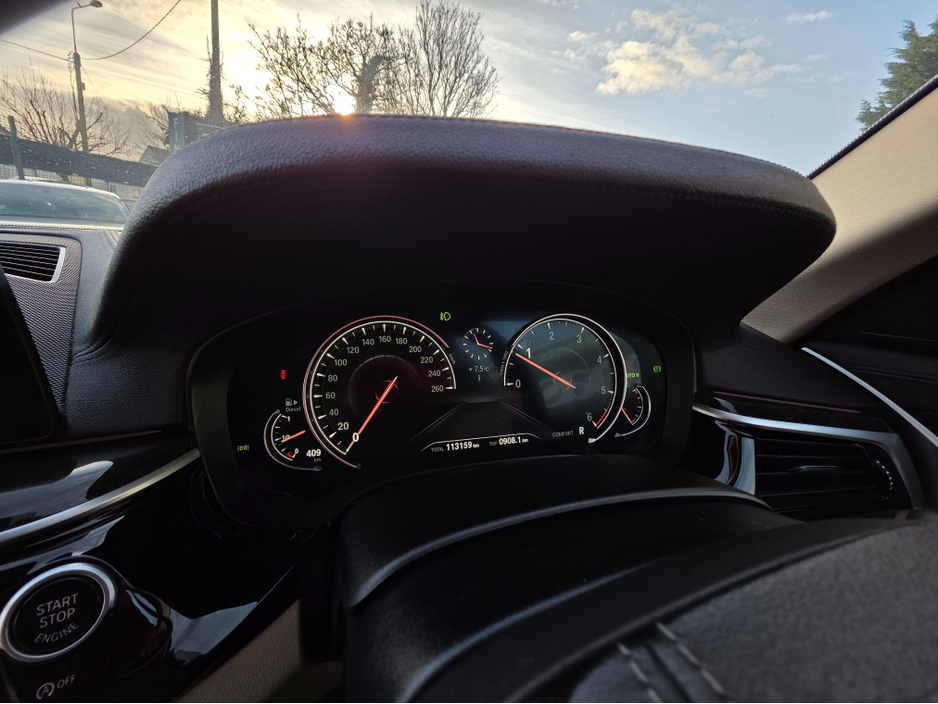 2017 BMW 5 Series 523D LUXURY UPGRADED PACK EDITION FULL LEATHER ELECTRIC HEATED SEATS - 360 REVERCE CAMERA - PRIVACY GLASS €24,950