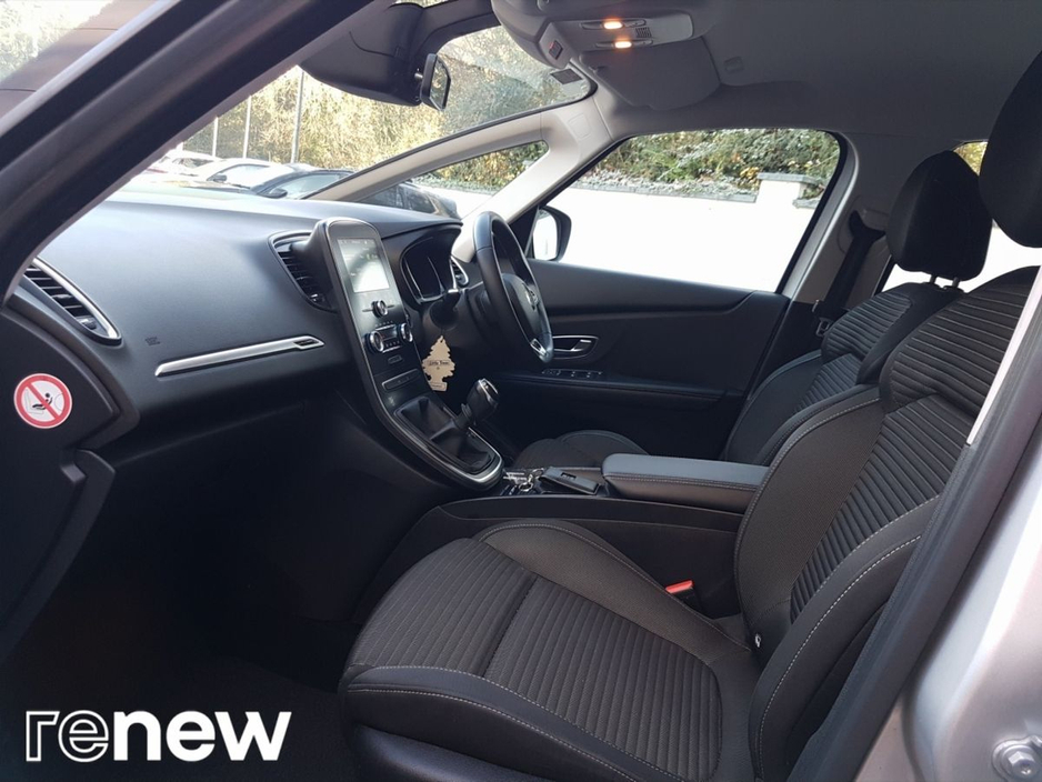 2020 Renault Grand Scenic 1.75 Blue dCi 120 EDC Iconic €21,995