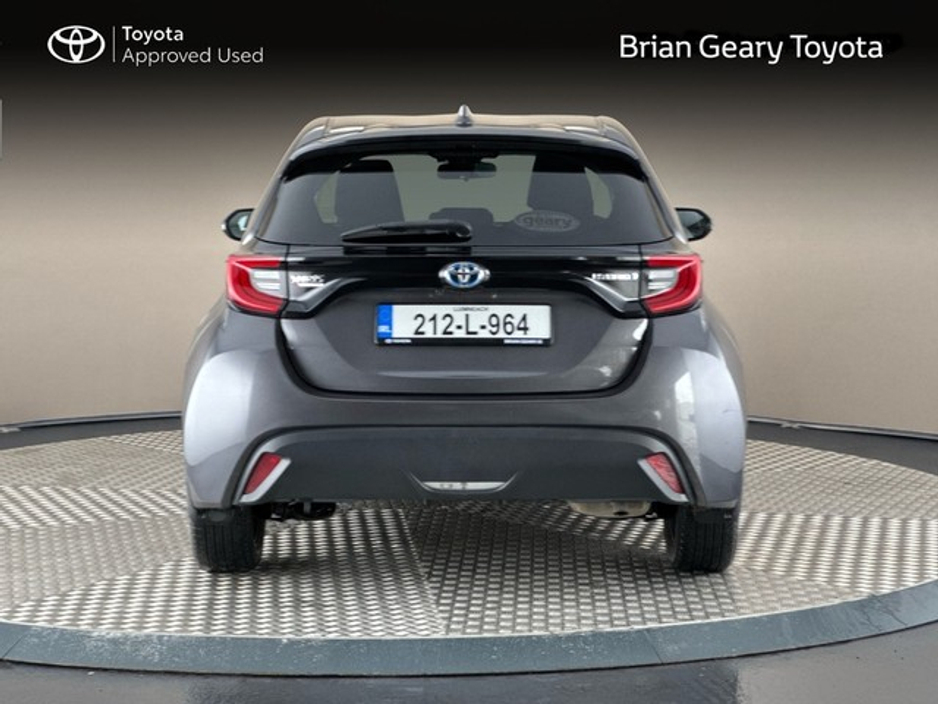 2021 Toyota Yaris LunaSport Hybrid €19,950