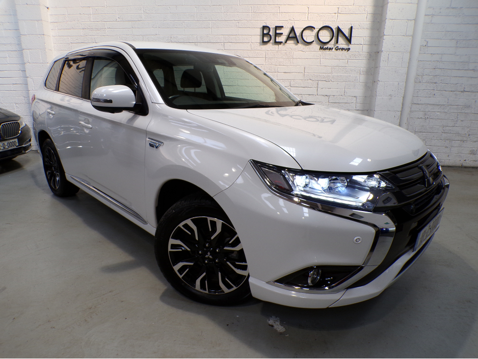 2019 Mitsubishi Outlander *2.4 AUTO HYBRID PLUG-IN*4X4*MITSUBISHI OUTLANDER*WINTER PACK*ELECTRIC HEATED LEATHER AND ALCANTARA SEATES*HEATED S-WHEEL*360 COLOUR CAMERA*PARKING SENSORS*FULL SAFETY PACK*ACTIVE BRAKING €23,900