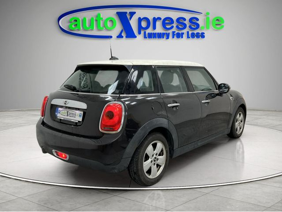 2016 MINI Cooper 1.2 Automatic, Reversing camera €13,895