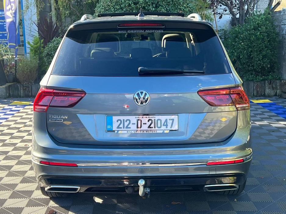 2021 Volkswagen Tiguan ALLSPACE R-LINE 2.0 TDI 7-SEATER // PANORAMIC SUNROOF // DIGITAL CLUSTER // LEATHER INTERIOR €32,950