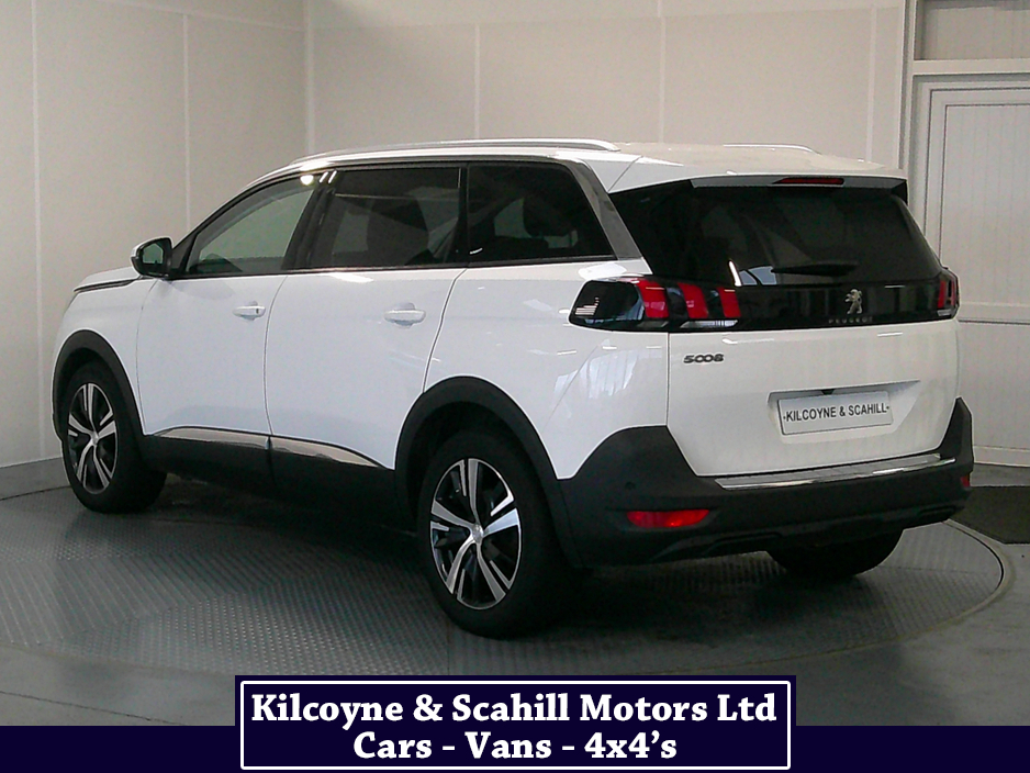 2020 Peugeot 5008 ALLURE BLUEHDI S/S A €27,950