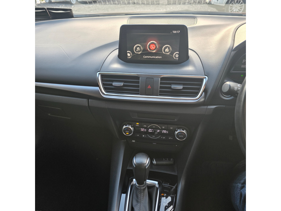 2016 Mazda Axela  €12,450