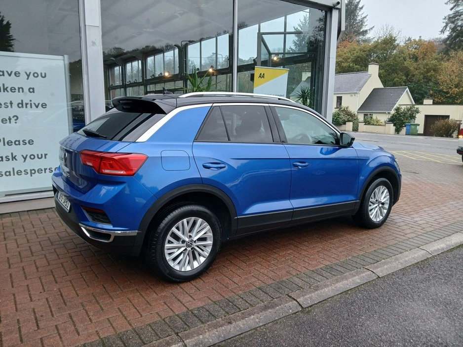 2021 Volkswagen T-Roc 1.0 TSI 110bhp Design, Ravenna Blue with Black Roof, Rear Camera. €23,900