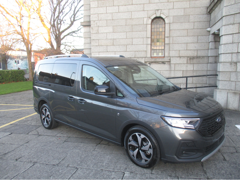 2026 Ford Tourneo Connect PLUG IN HYBRID WHEELCHAIR TAXI €68,000