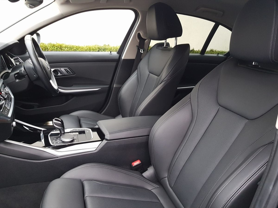 2022 BMW 3 Series 318d SE €39,995