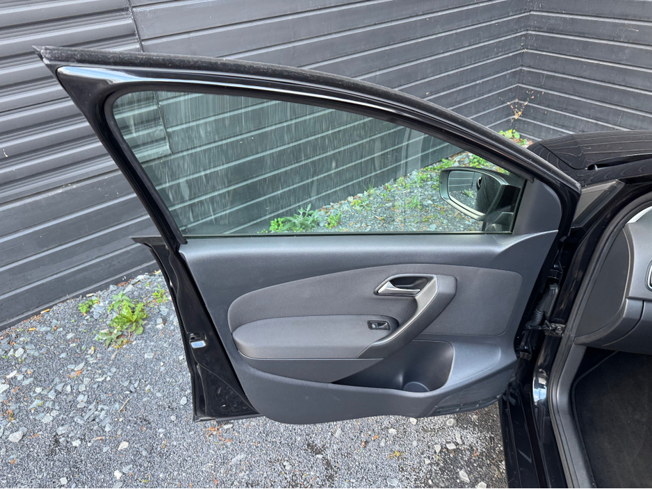 2014 Volkswagen Polo 1.2 TSI AUTO €8,995