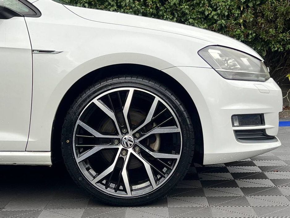 2015 Volkswagen Golf R-LINE PACK 1.2 TSI // FULL SERVICE HISTORY // REVERSE CAMERA // ADAPTIVE CRUISE CONTROL €14,750