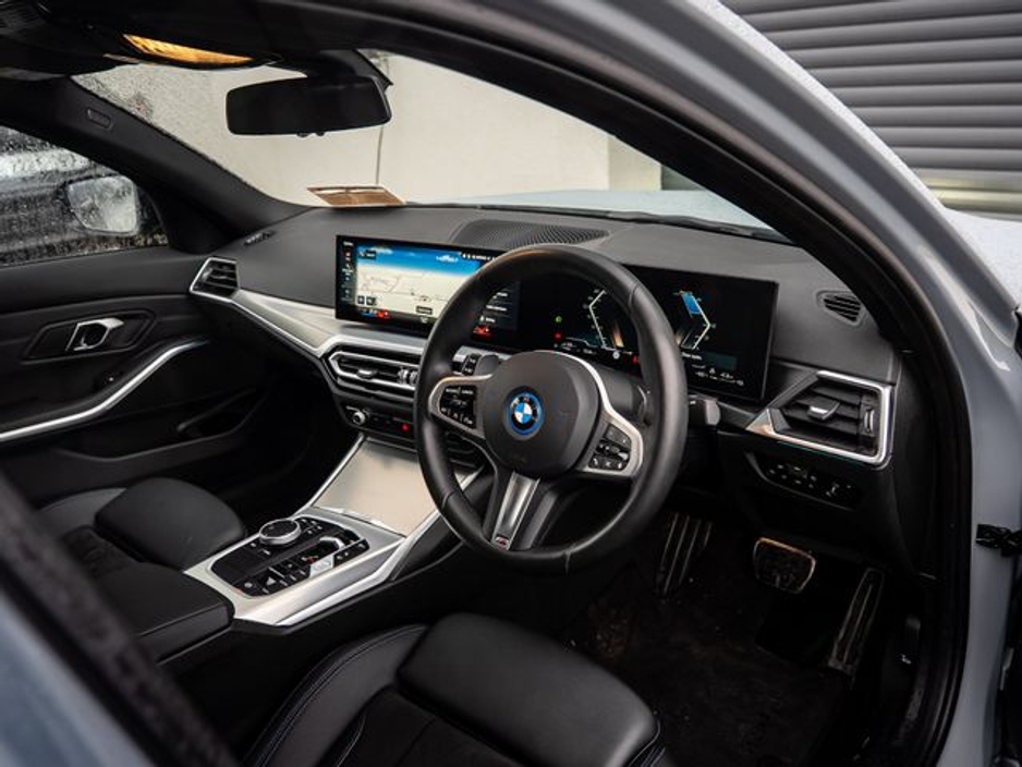 2024 BMW 3 Series 330E M SPORT €43,950