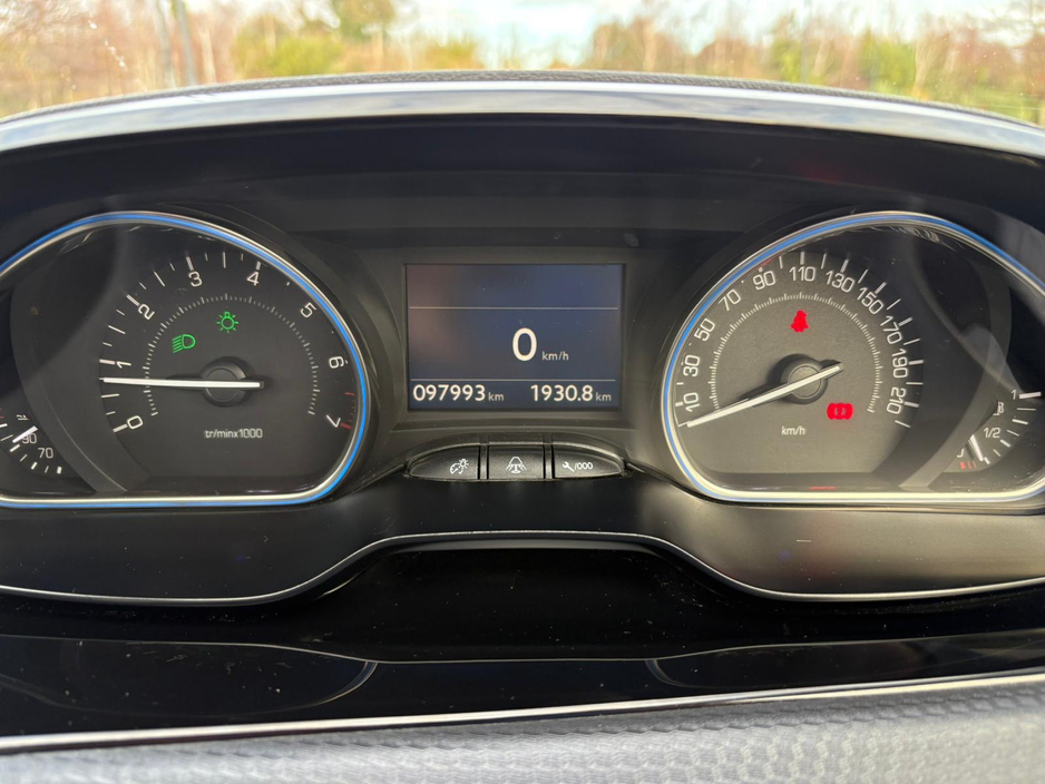 2016 Peugeot 2008 ONE OWNER LOW MILEAGE ALLURE MODEL €8,780