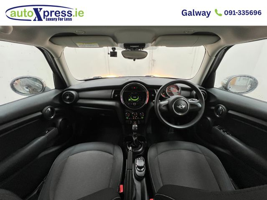 2016 MINI Cooper 1.2 Automatic, Reversing camera €13,895
