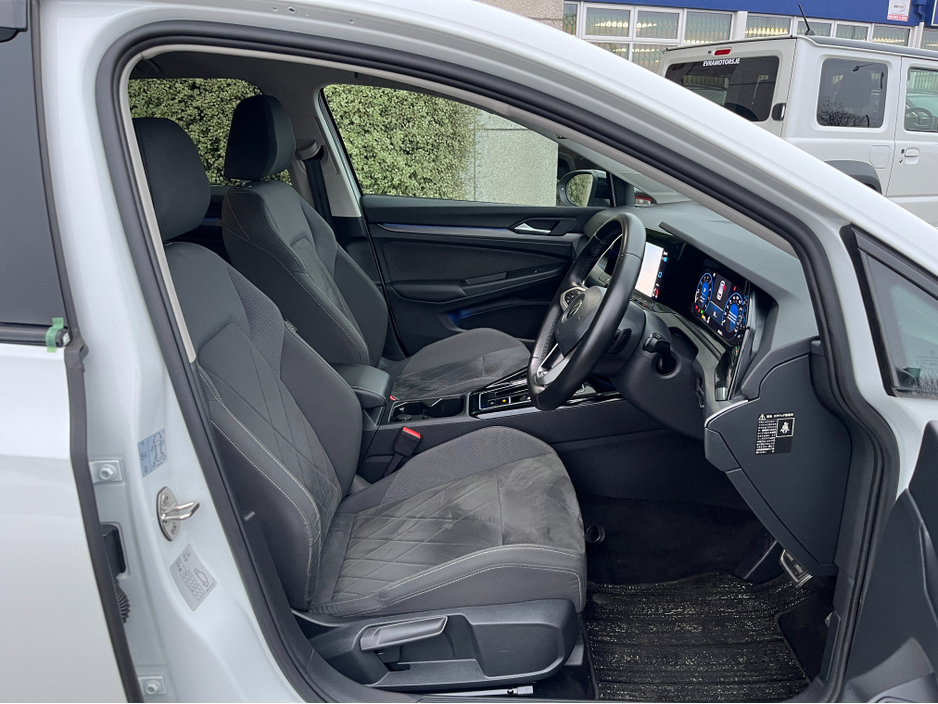 2022 Volkswagen Tiguan E-TSI STYLE AUTOMATIC HYBRID 1.5 PETROL //LOW MILES//HIGH SPEC//HEATED SEATS AND STEERING WHEEL//HEAD UP DISPLAY//KEYLESS ENTRY// €29,950