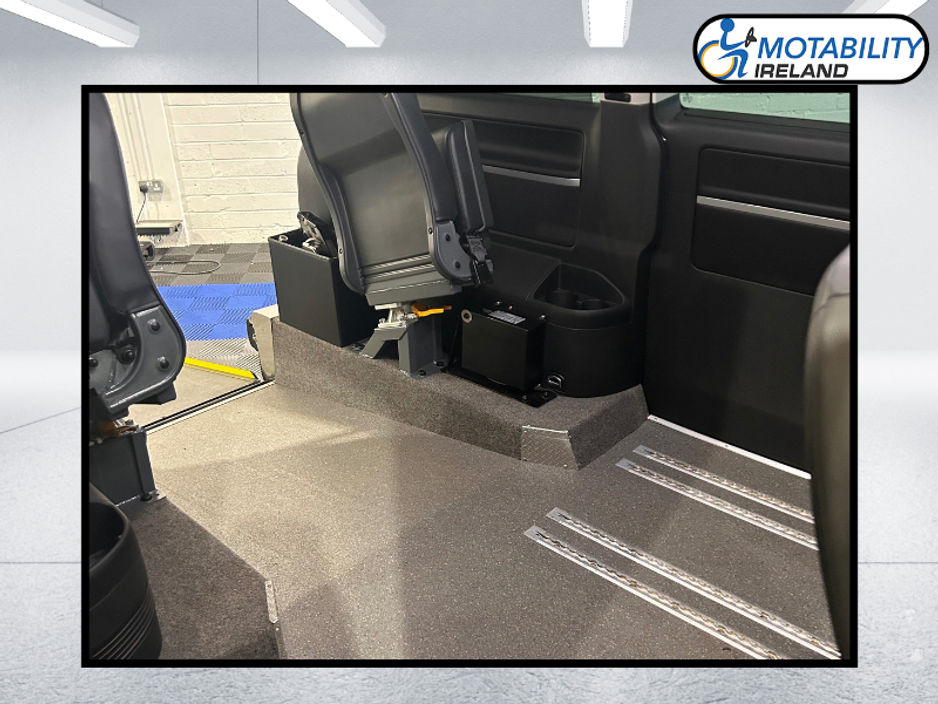 2020 Volkswagen Caravelle Drive from Wheelchair/Upfront Passenger SpaceDrive System €59,995