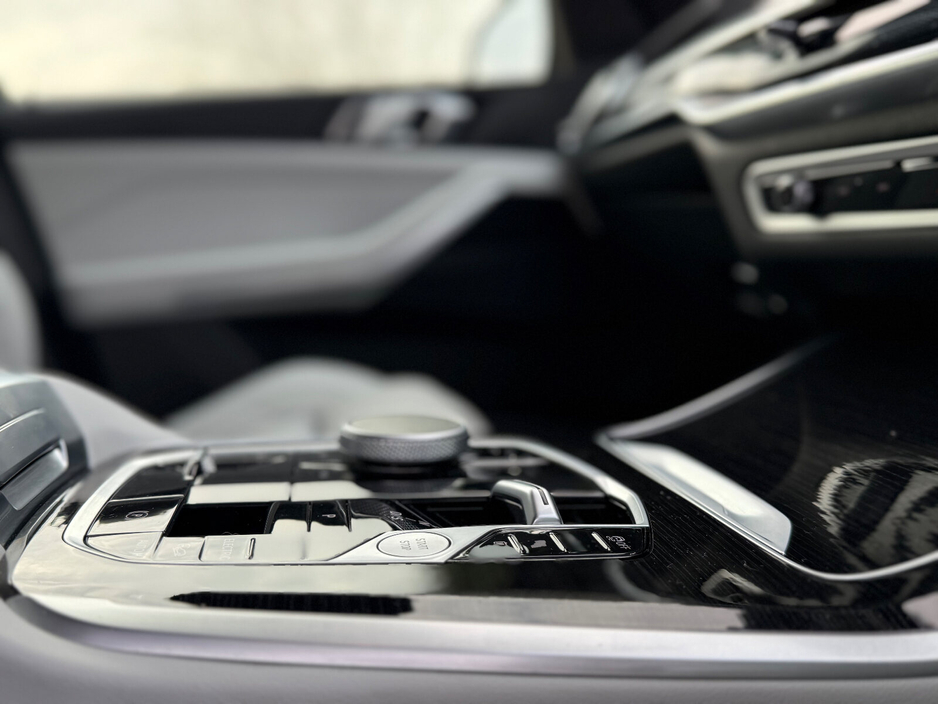 2024 BMW X5 xDrive45e M Sport €87,990