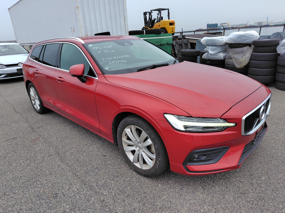 2019 Volvo V60 2.0T5 MOMENTUM EDITION 5DR ESTATE AUTOMATIC // VERY RARE CAR WITH HUGE SPEC // BUY WITH CONFIDENCE AA AND SIMIM APPROVED DEALER 2026 // FINANCE ARRANGED // ALL TRADFE INS WELCOM E // €25,950