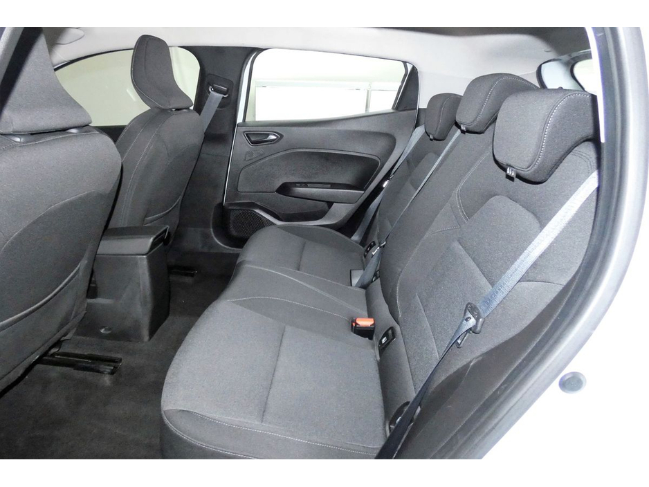 2022 Renault Clio 1.0 TCE ICONIC 90BHP 6SPD *SAT NAV*REAR PARK SENSORS* €16,490