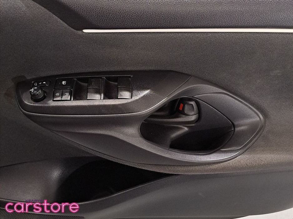 2021 Toyota Yaris 1.5 HYBRID €17,880