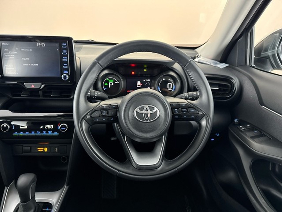 2023 Toyota Yaris Cross LUNA €27,950