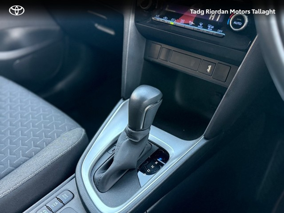 2024 Toyota Yaris Cross YARIS CROSS LUNA SPORT €30,450