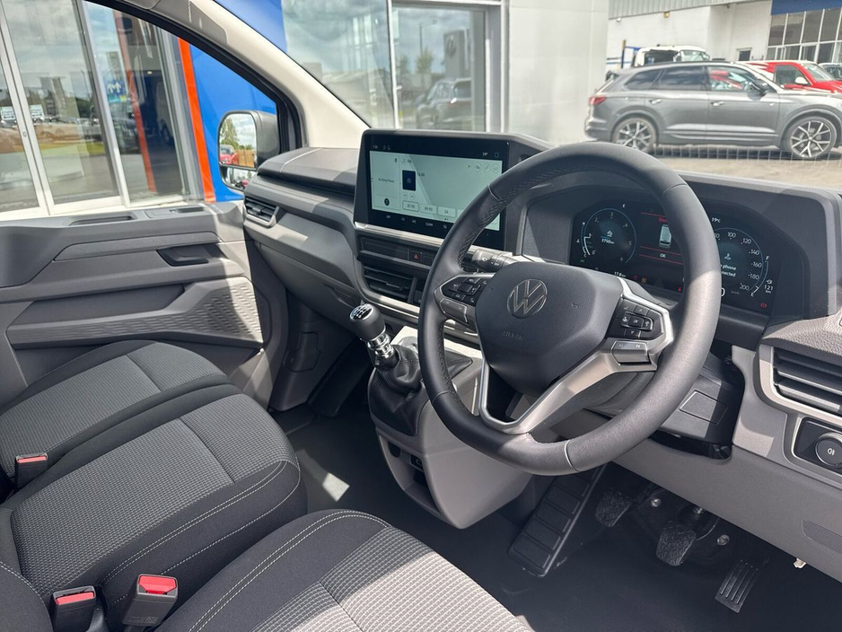 2025 Volkswagen Transporter  €33,475