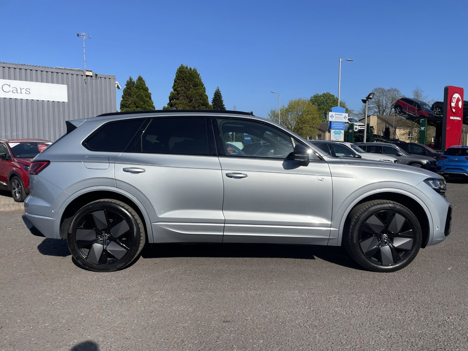 2024 Volkswagen Touareg Black Edition €99,692