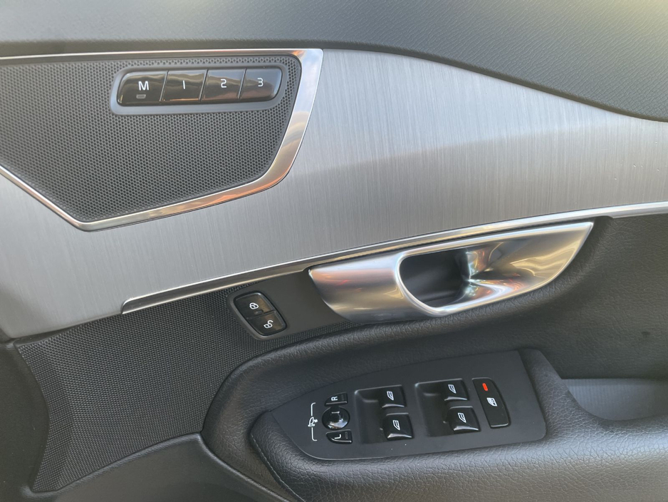 2021 Volvo XC90 Momentum