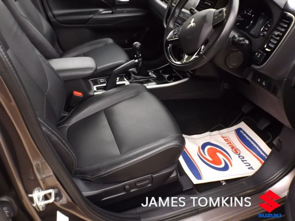 2019 Mitsubishi Outlander 2.2 DI-D 150PS 6MT 4WD 7-Seater BlackLin €28,950