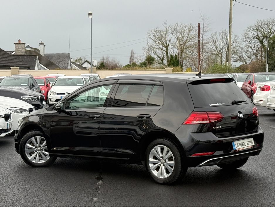 2017 Volkswagen Golf COMFORTLINE 1.2 AUTOMATIC * REAR VIEW CAMERA, AUTO LIGHTS, ADAPTIVE CRUISE CONTROL, POWERED FOLDING HEATED MIRRORS, LUMBAR SUPPORT, 2 KEYS, TOUCH SCREEN RADIO, MULTIFUNCTION STEERING WHEEL* €17,950