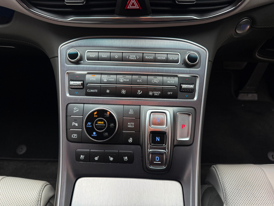 2022 Hyundai Santa Fe 1.6 PHEV *7 SEATER* €39,990