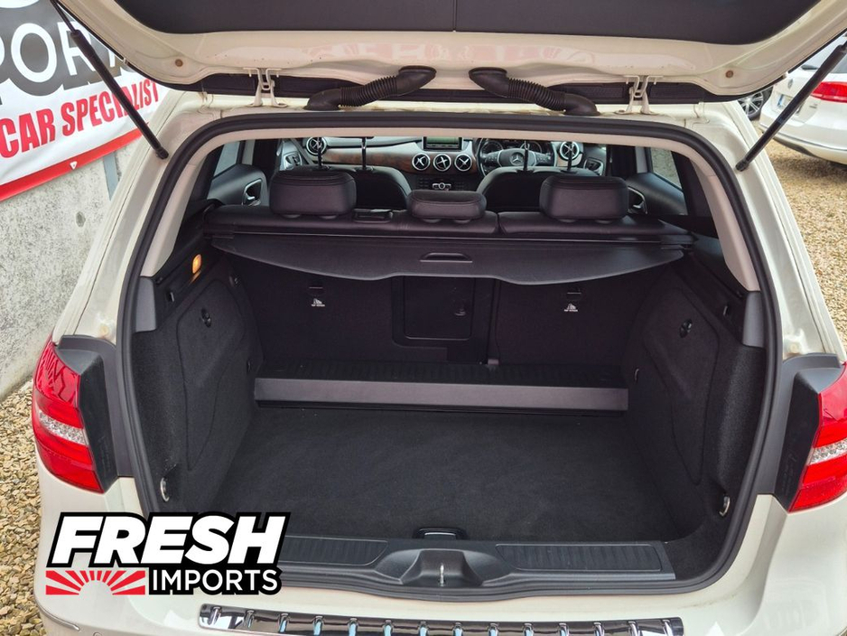 2014 Mercedes-Benz 180 *TOP SPEC MODEL*