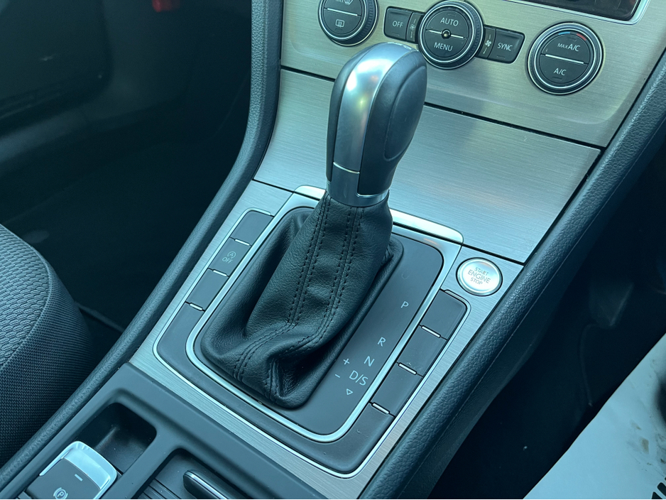 2017 Volkswagen Golf 1.2 TSI 5DR AUTO COMFORTLINE €13,950