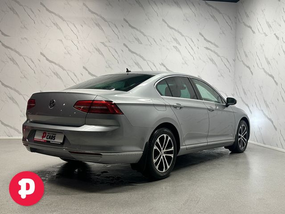 2018 Volkswagen Passat Highline 1.6TDI 120HP 4DR - Straight Sale Discount €19,950